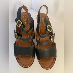 Bella Vita sandals - 7.5W